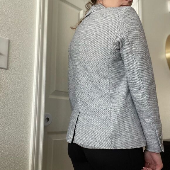 Loft Knit Modern Blazer Size 2 Fitted Style #501877 blue white pin striped - Picture 4 of 7